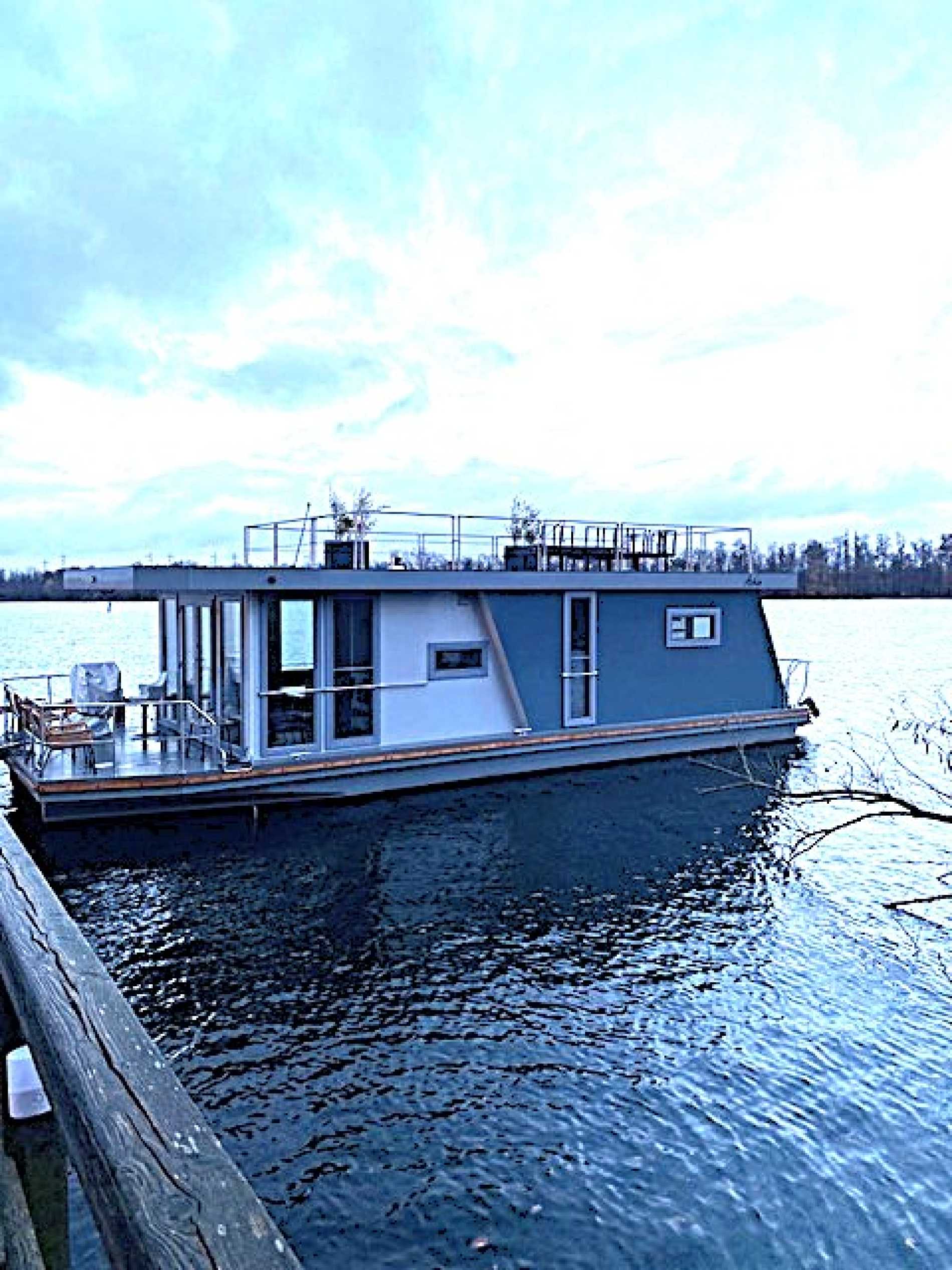 Haus & Boot Manufaktur Magdeburg Katamaran-Hausboot KH 43